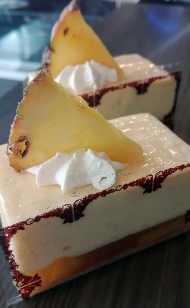 Entremets à l'ananas et à la crème