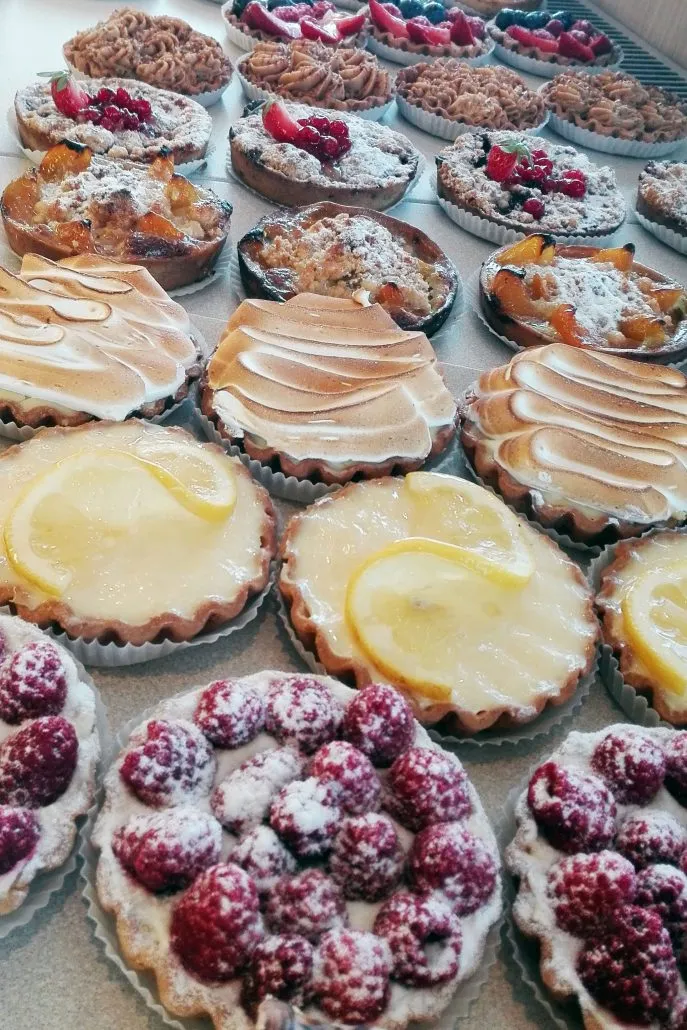Tartelettes aux fruits rouges, citron et meringue